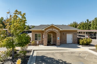 Gramercy Villas in Meridian, ID - Foto de edificio - Building Photo