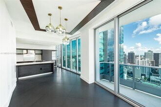 200 Biscayne Boulevard Way, Unit 5101 in Miami, FL - Building Photo - Building Photo