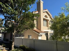 429 Dante Way in Oak Park, CA - Building Photo - Building Photo