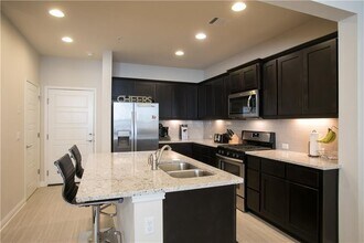 6814 E Riverside Dr in Austin, TX - Building Photo - Building Photo