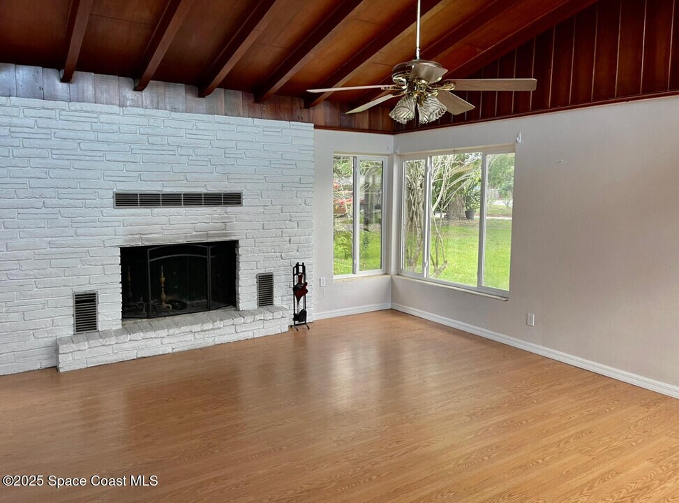 2530 Vernon Dr NE in Palm Bay, FL - Building Photo