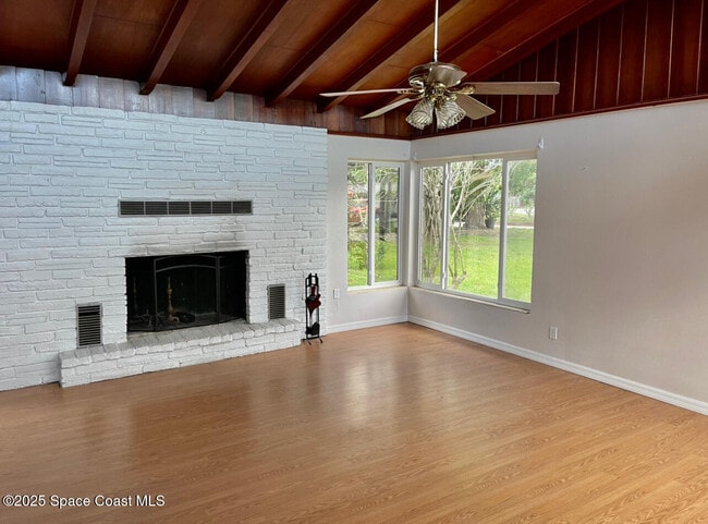 property at 2530 Vernon Dr NE