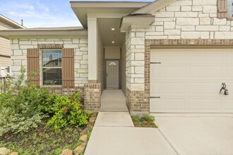 13076 Laura Lake Dr in Willis, TX - Building Photo - Building Photo