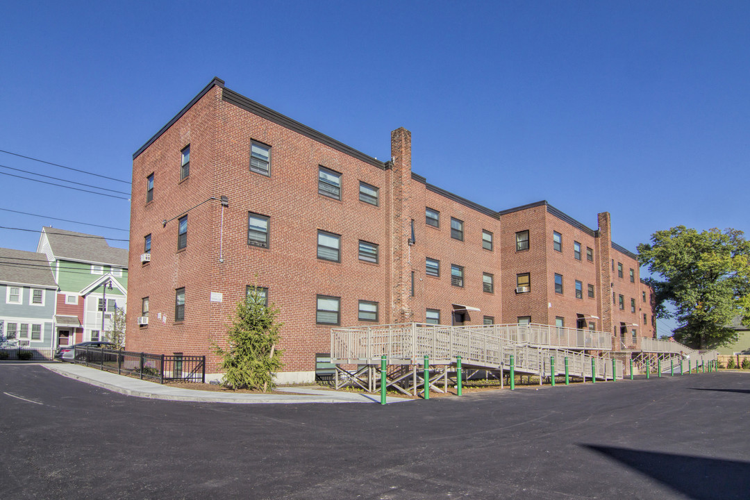 Wayne Apartments in Boston, MA - Building Photo