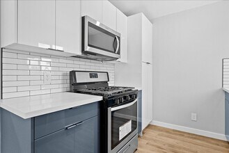 941 Normandie Ave in Los Angeles, CA - Building Photo - Building Photo