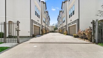 833 Wakefield Dr in Houston, TX - Building Photo