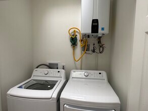 12426 N Bloomfield Rd, Unit Cottage in Nevada City, CA - Building Photo - Building Photo