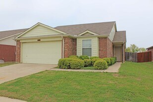 8621 Chisholm Trail in Cross Roads, TX - Building Photo