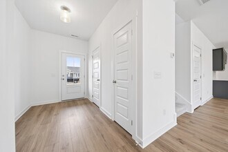 7060 Sutton Dr in White House, TN - Building Photo - Building Photo