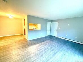 225 Concord Ln in Middletown, NY - Building Photo - Building Photo