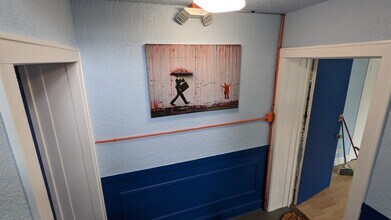 7416 N Rogers Ave, Unit 2S in Chicago, IL - Building Photo - Building Photo