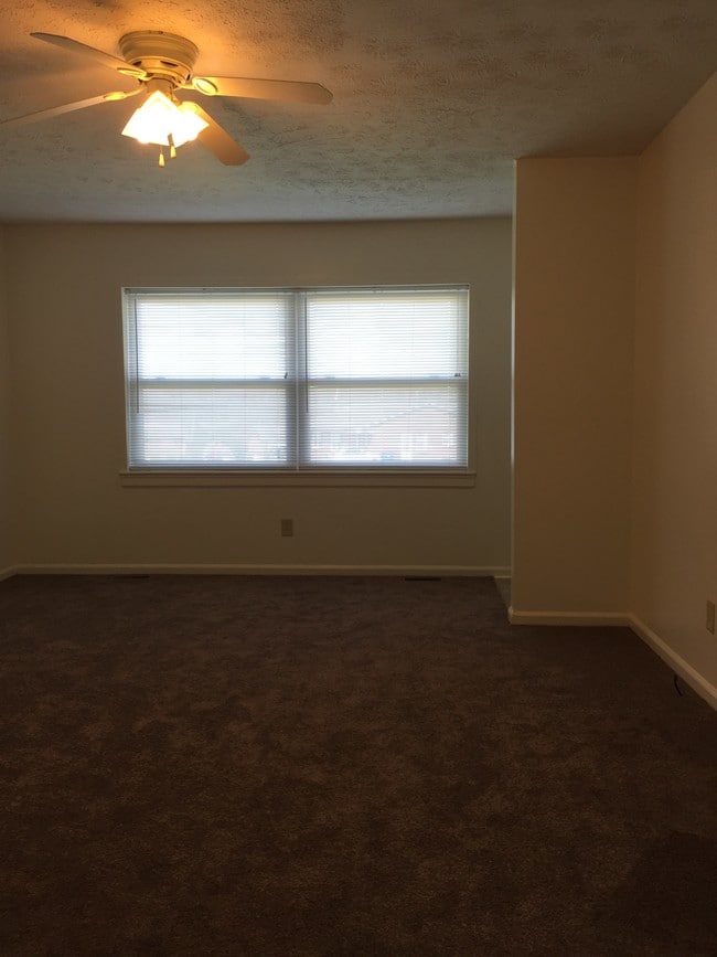 20 White Cir in Winchester, KY - Foto de edificio - Building Photo