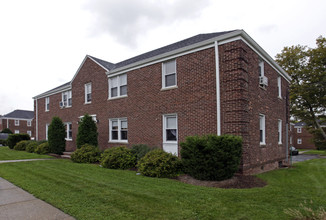 Monroe Gardens in Hillside, NJ - Building Photo - Building Photo