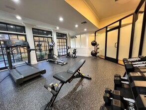 435 N Oakhurst Dr in Beverly Hills, CA - Foto de edificio - Building Photo