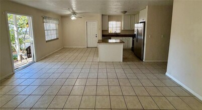 5502 S Elkins Ave in Tampa, FL - Building Photo - Building Photo