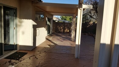 4449 Verdiccio Ave in Las Vegas, NV - Building Photo - Building Photo