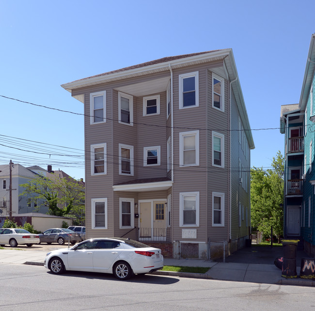 130-132 Nye St in New Bedford, MA - Foto de edificio - Building Photo