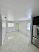 627 W 17th St in Hialeah, FL - Building Photo - Building Photo