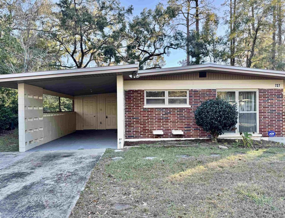 727 Coble Dr in Tallahassee, FL - Building Photo