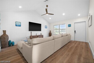 738 95th Ave N in Naples, FL - Building Photo - Building Photo