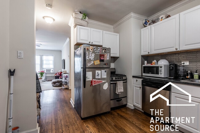 2151 N Fremont St, Unit 2 in Chicago, IL - Building Photo - Building Photo