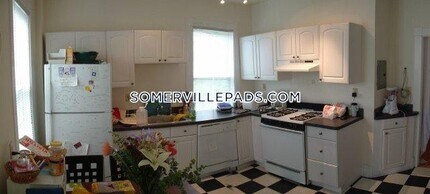 380 Washington St-Unit -2 in Somerville, MA - Building Photo - Building Photo
