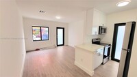 681 NW 30th St, Unit A in Miami, FL - Building Photo - Building Photo