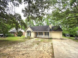 6900 St Julian Way in Fayetteville, NC - Building Photo