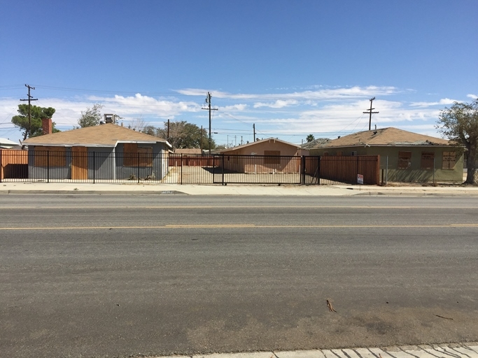 15628 K St in Mojave, CA - Building Photo