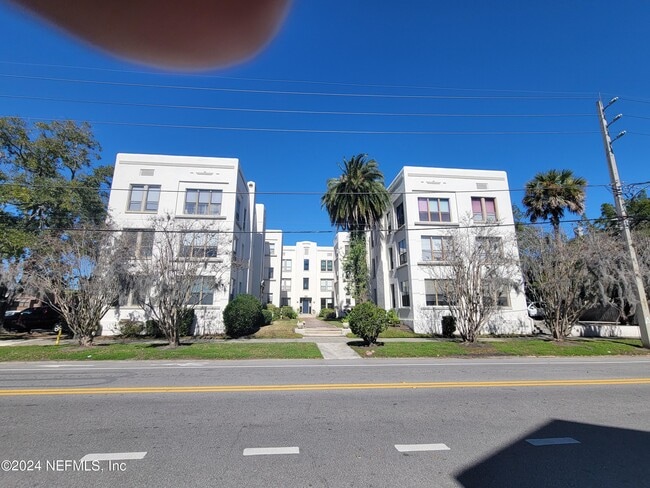 property at 2545 Oak St