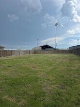 18641 Quiet Range Dr in Elgin, TX - Building Photo - Building Photo