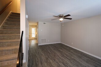 4007 S Bend Dr in Winston-Salem, NC - Building Photo - Building Photo