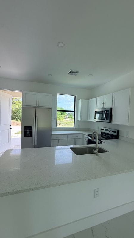 496 Loretta Ave S in Lehigh Acres, FL - Building Photo - Building Photo