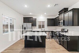 5032 Cloudburst Wy in Roseville, CA - Building Photo - Building Photo