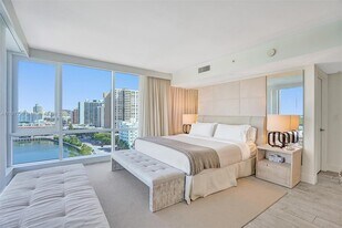 102 NE 24th St in Miami Beach, FL - Building Photo