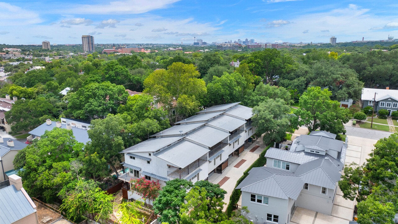 305 Joliet Ave in San Antonio, TX - Building Photo