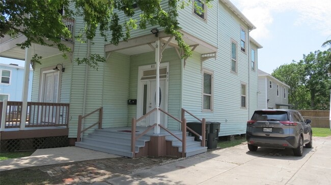 property at 811 28th St
