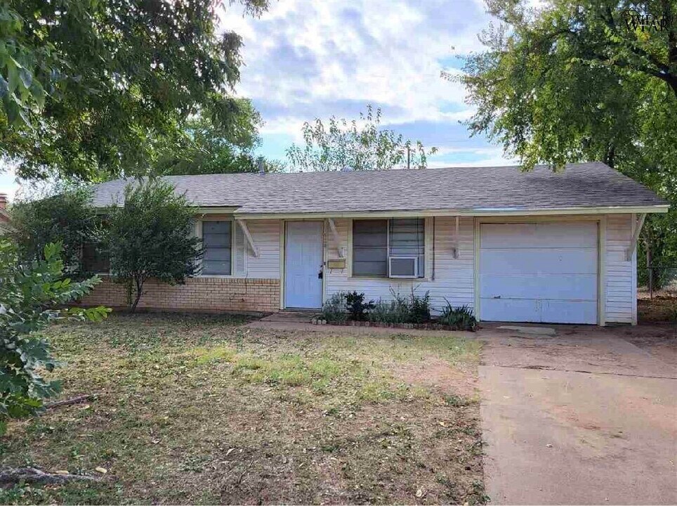 1408 Deville St in Wichita Falls, TX - Building Photo