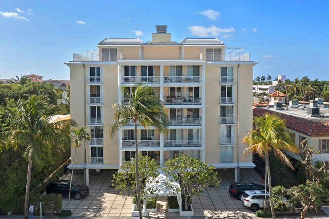 170 Chilean Ave-Unit -4b in Palm Beach, FL - Foto de edificio - Building Photo