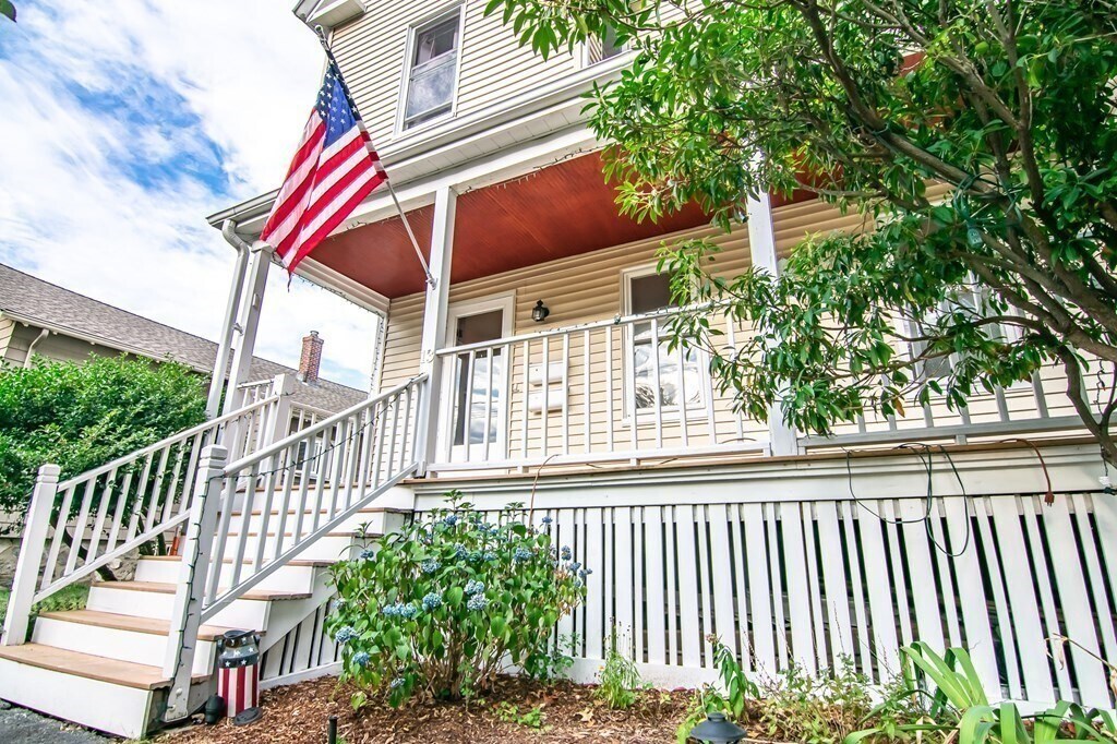 13 Radcliffe Rd in Melrose, MA - Building Photo