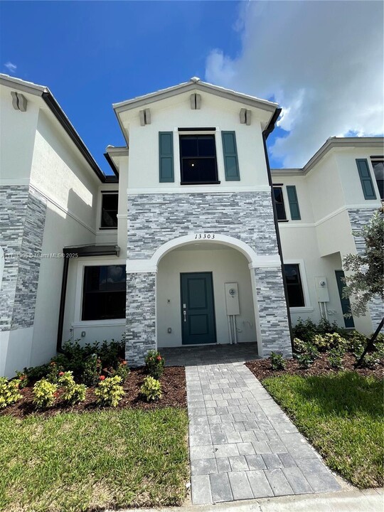 13303 SW 285th St in Homestead, FL - Building Photo