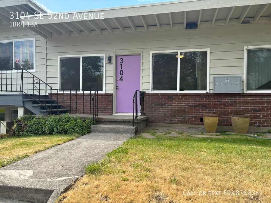 3104 SE 52nd Ave in Portland, OR - Building Photo