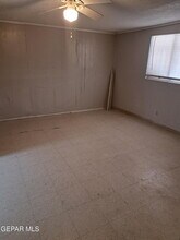 10540 Socorro Rd in Socorro, TX - Building Photo - Building Photo