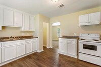 5303 Ridgeway Dr in Houston, TX - Building Photo - Building Photo