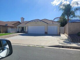 18885 Oakview Way in Lake Elsinore, CA - Building Photo