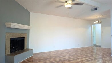 6916 Scenic Brook Dr in Austin, TX - Building Photo - Building Photo