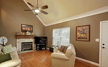 4701 Shenandoah Dr in Louisville, KY - Building Photo - Building Photo