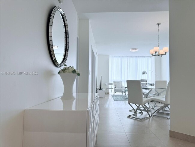 18201 Collins Ave in Sunny Isles Beach, FL - Building Photo - Building Photo