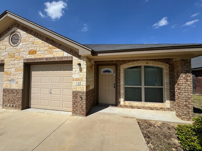 506 Sladecek Dr in Killeen, TX - Building Photo - Building Photo