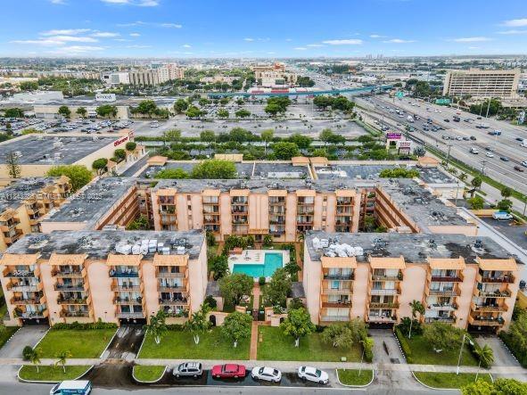 1950 W 54th St in Hialeah, FL - Building Photo